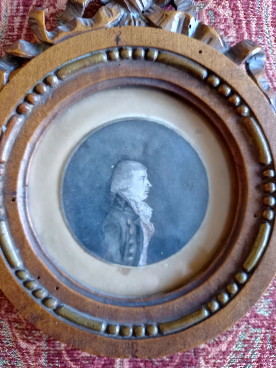 Fin XVIIIE.  Petit portrait de profil à l'encre.  Cadre Louis XVI -photo-2