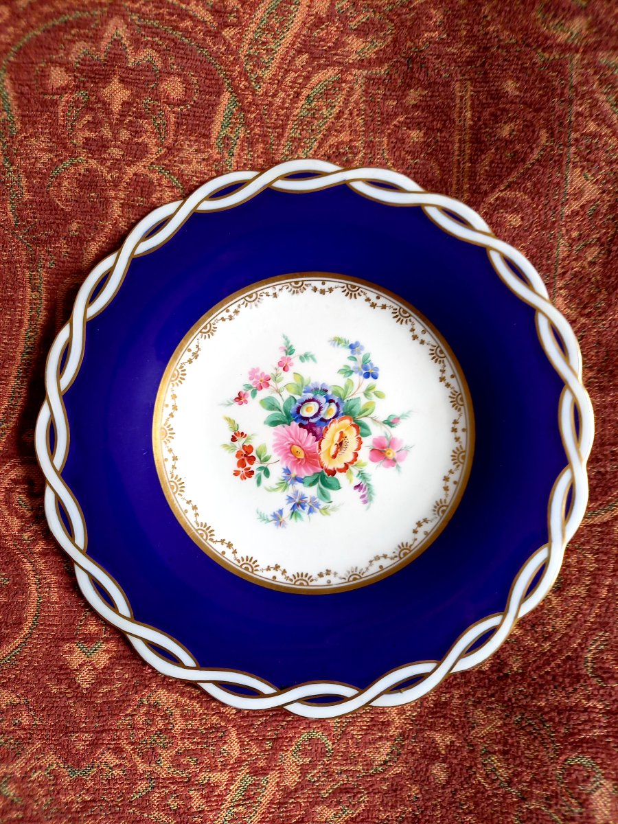 Around 1860. Porcelaine De Paris. Hand-painted Dessert Plates -photo-2