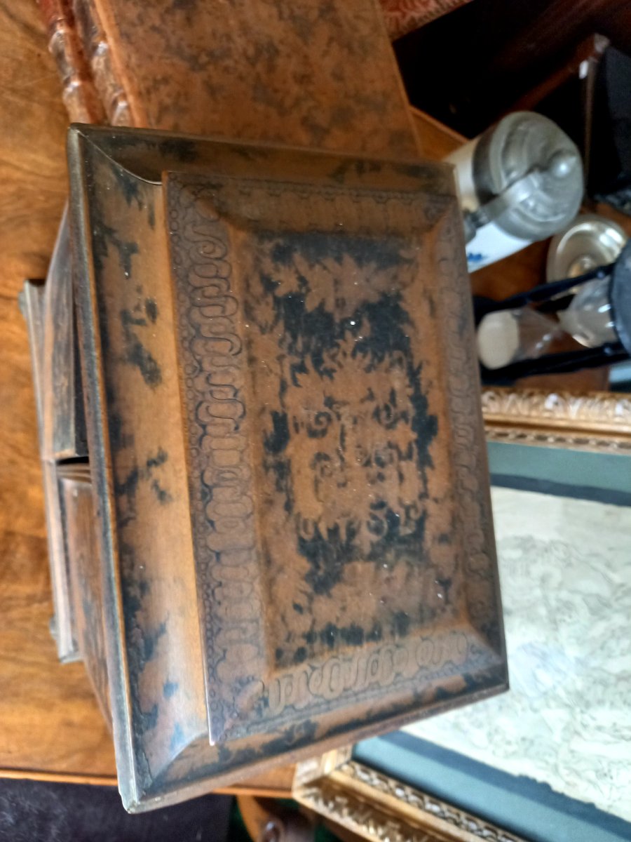 England, Circa 1800–1820. Small Cabinet In The Chinese Style -photo-5