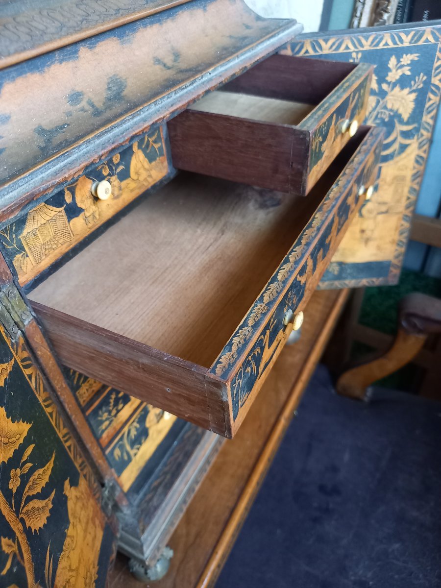 England, Circa 1800–1820. Small Cabinet In The Chinese Style -photo-8