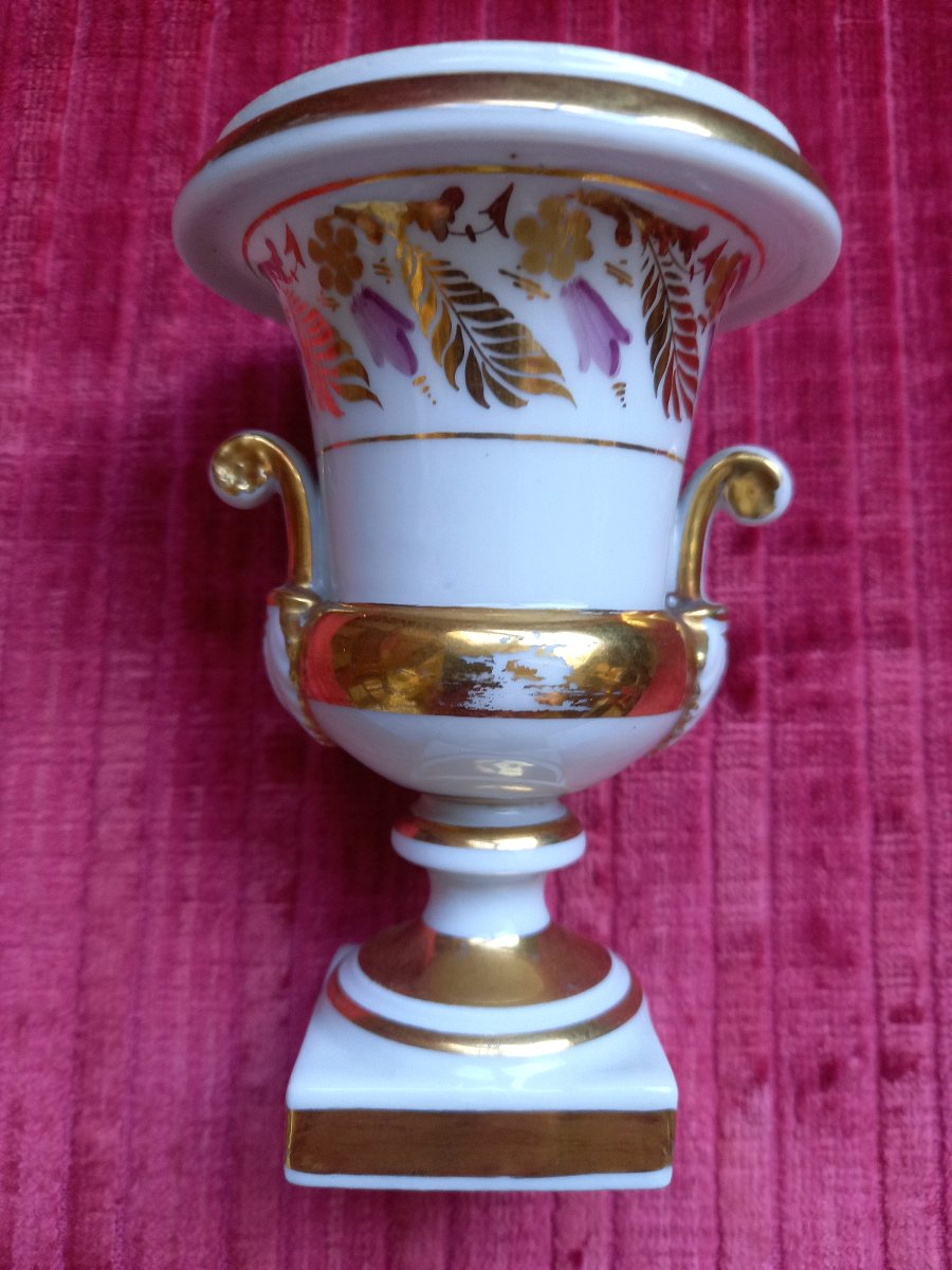 Paris Porcelain, Circa 1830. Miniature Medicis Vase -photo-3