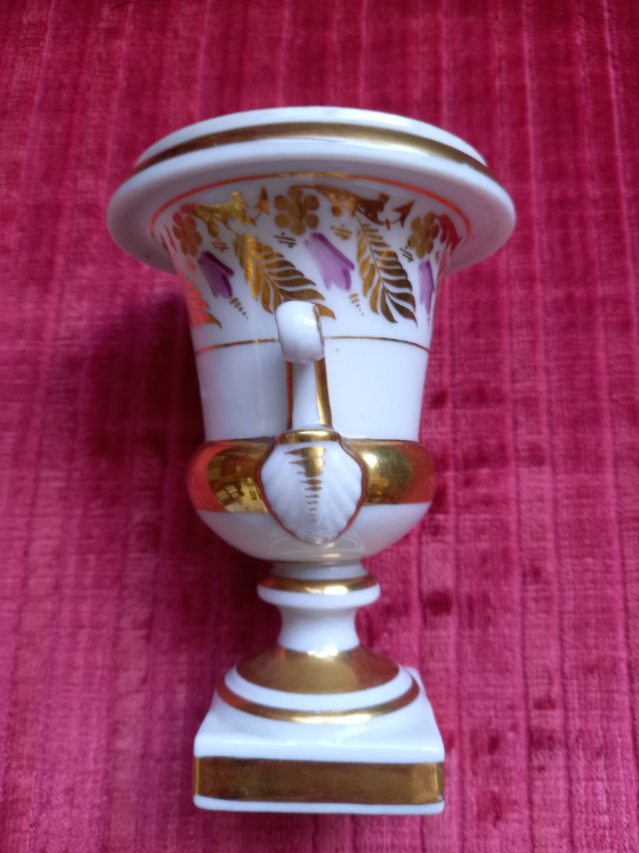 Paris Porcelain, Circa 1830. Miniature Medicis Vase -photo-4