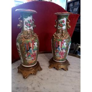 XXe siècle. Paire de vases de Canton montés