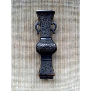 XXe siècle.  Diminutif de vase Gu 