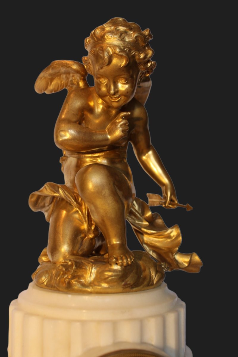 Pendule  ornée d'un Amour en bronze doré signé CARLIER-photo-2