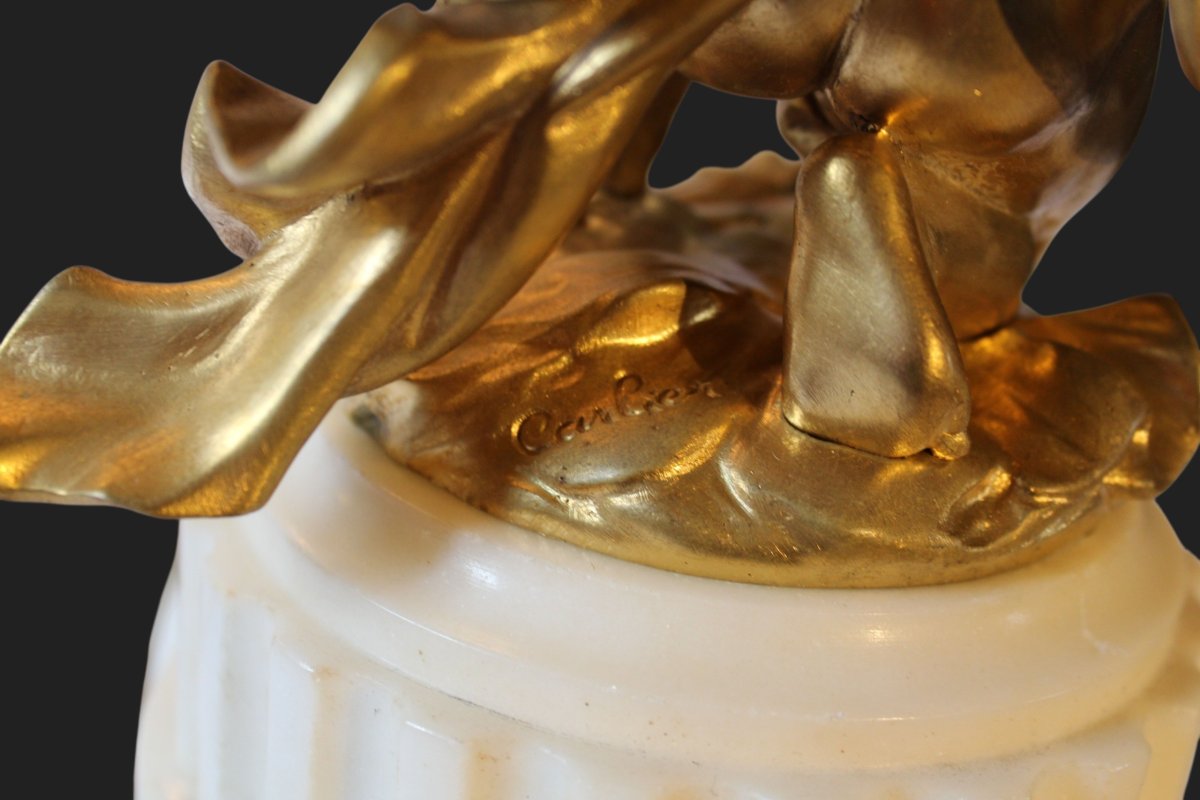 Pendule  ornée d'un Amour en bronze doré signé CARLIER-photo-2