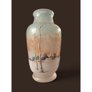 Vase miniature. DAUM Nancy. paysage de village hollandais enneigé