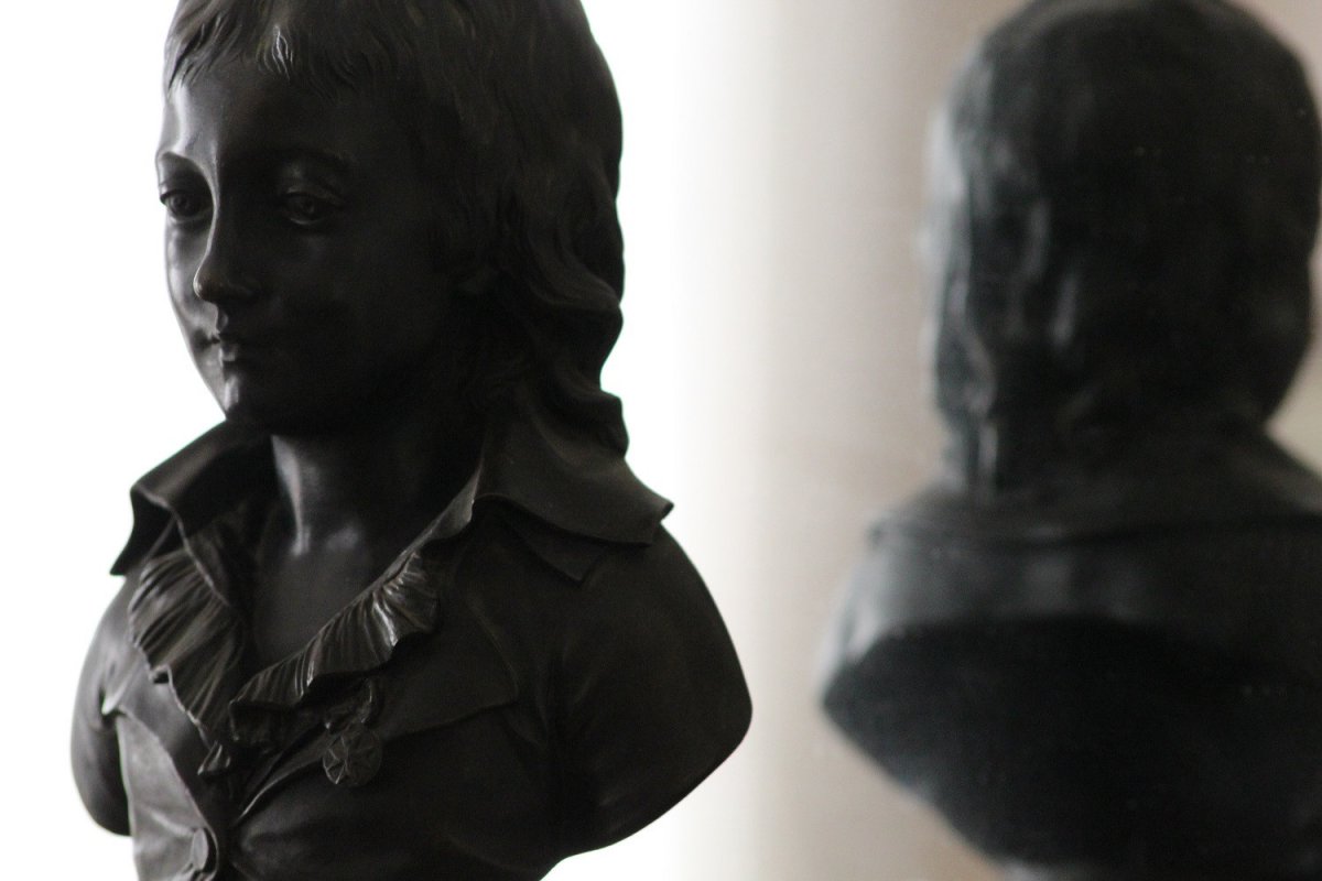 Clock Borne With Bust Of Louis XVII-photo-3