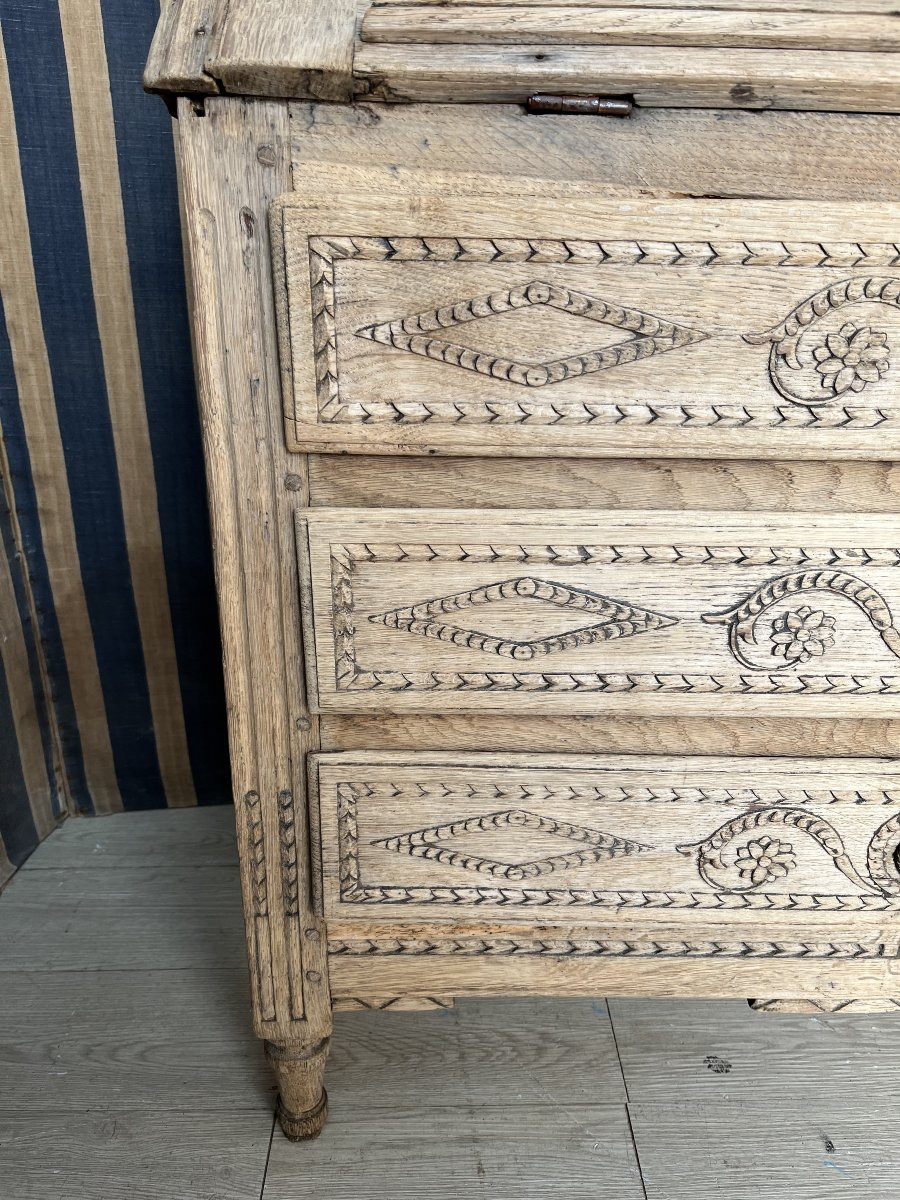 Louis XVI Period Liège Sloping Desk In Natural Oak-photo-4