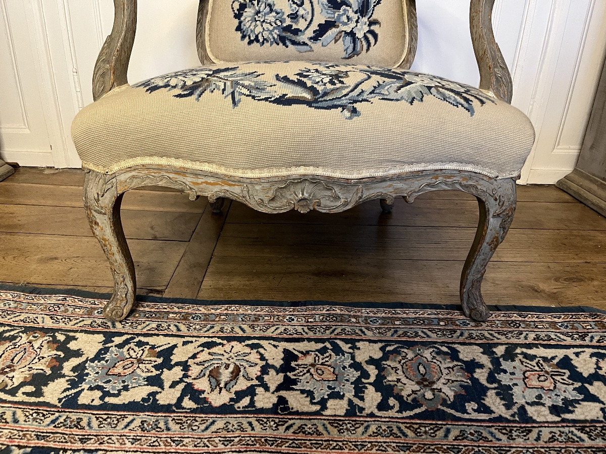 Fauteuil d’époque Louis XV en hêtre laqué . MC-photo-2