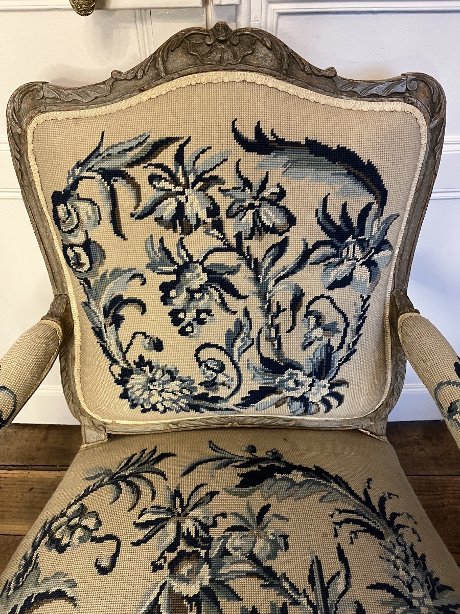 Fauteuil d’époque Louis XV en hêtre laqué . MC-photo-3