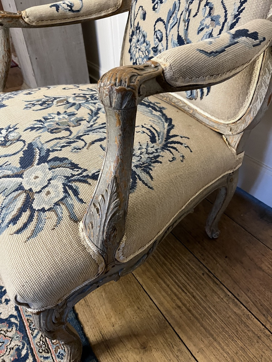 Fauteuil d’époque Louis XV en hêtre laqué . MC-photo-4