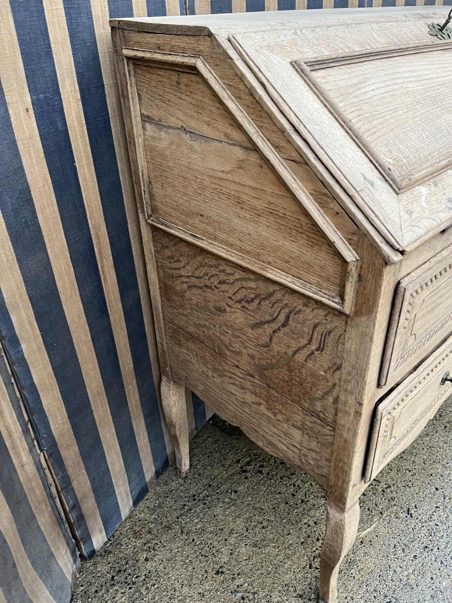 Late 18th-century Natural Oak Slant-front Desk -photo-4