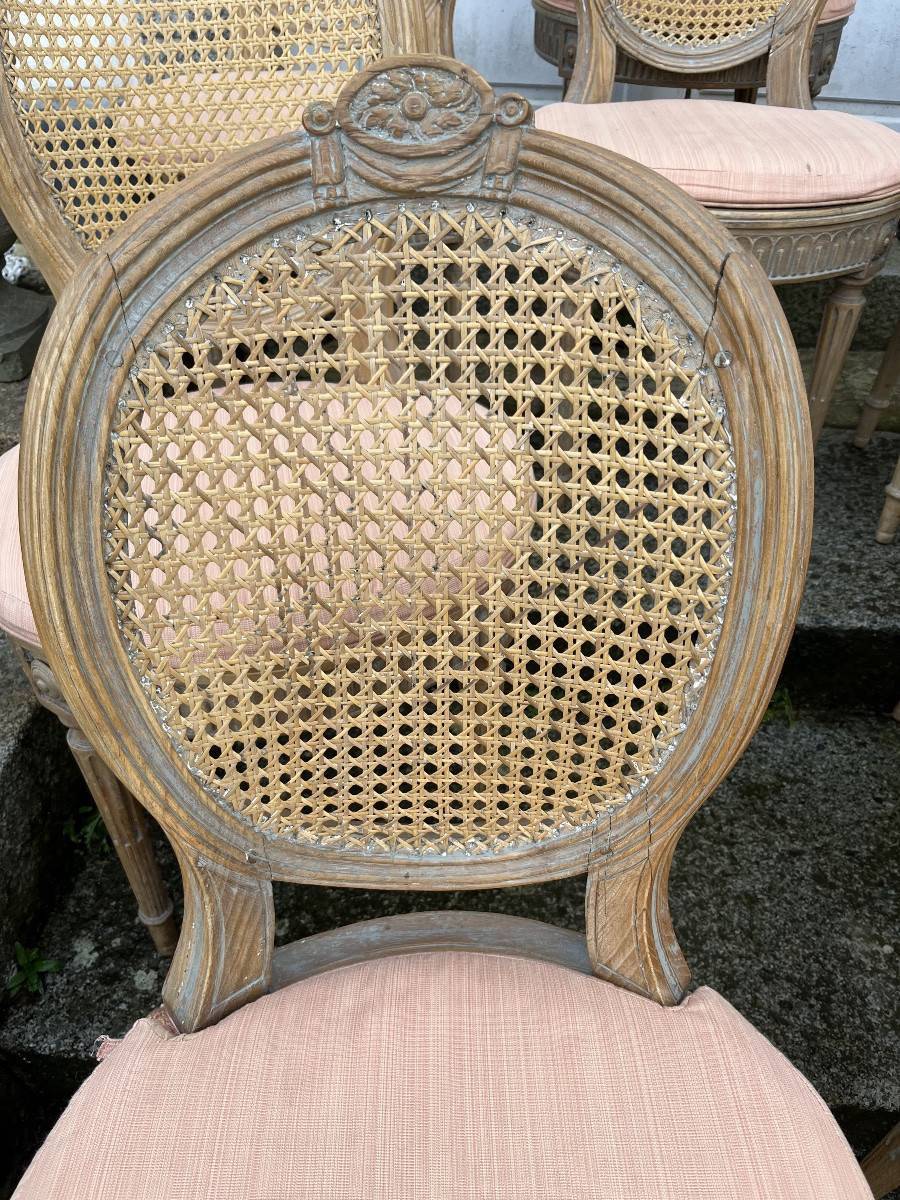 Suite de huit chaises de style Louis XVI cannées -photo-4