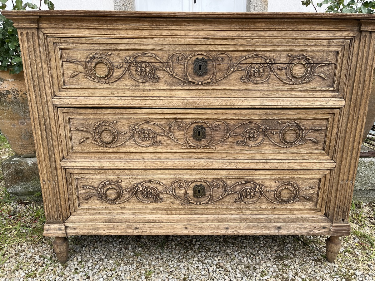 Louis XVI Period Liégeoise Chest Of Drawers In Natural Oak-photo-1