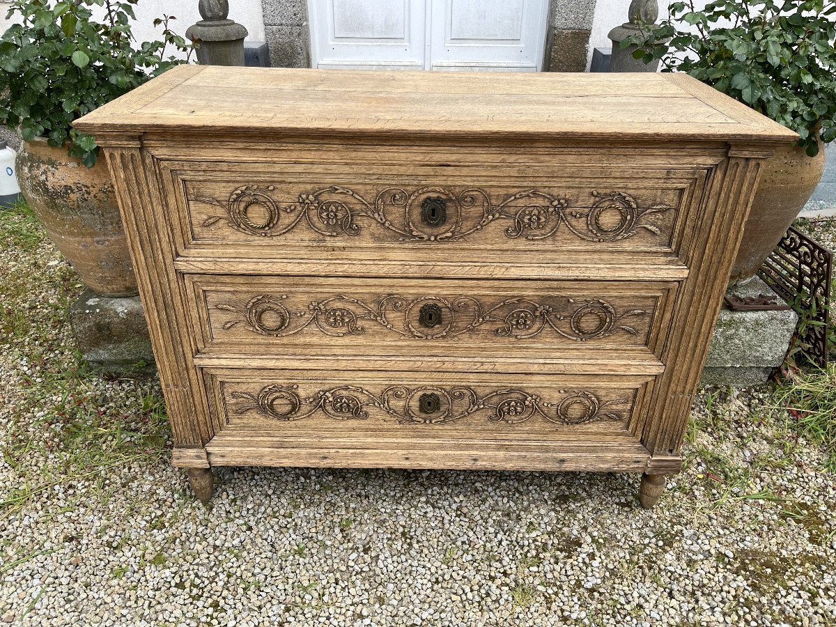 Louis XVI Period Liégeoise Chest Of Drawers In Natural Oak