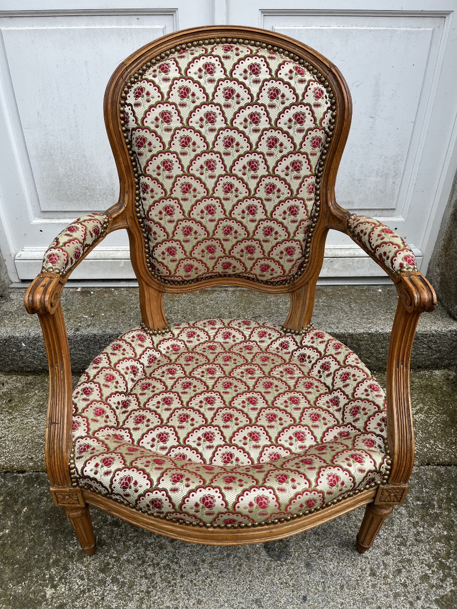 Louis XVI Period Convertible-photo-3