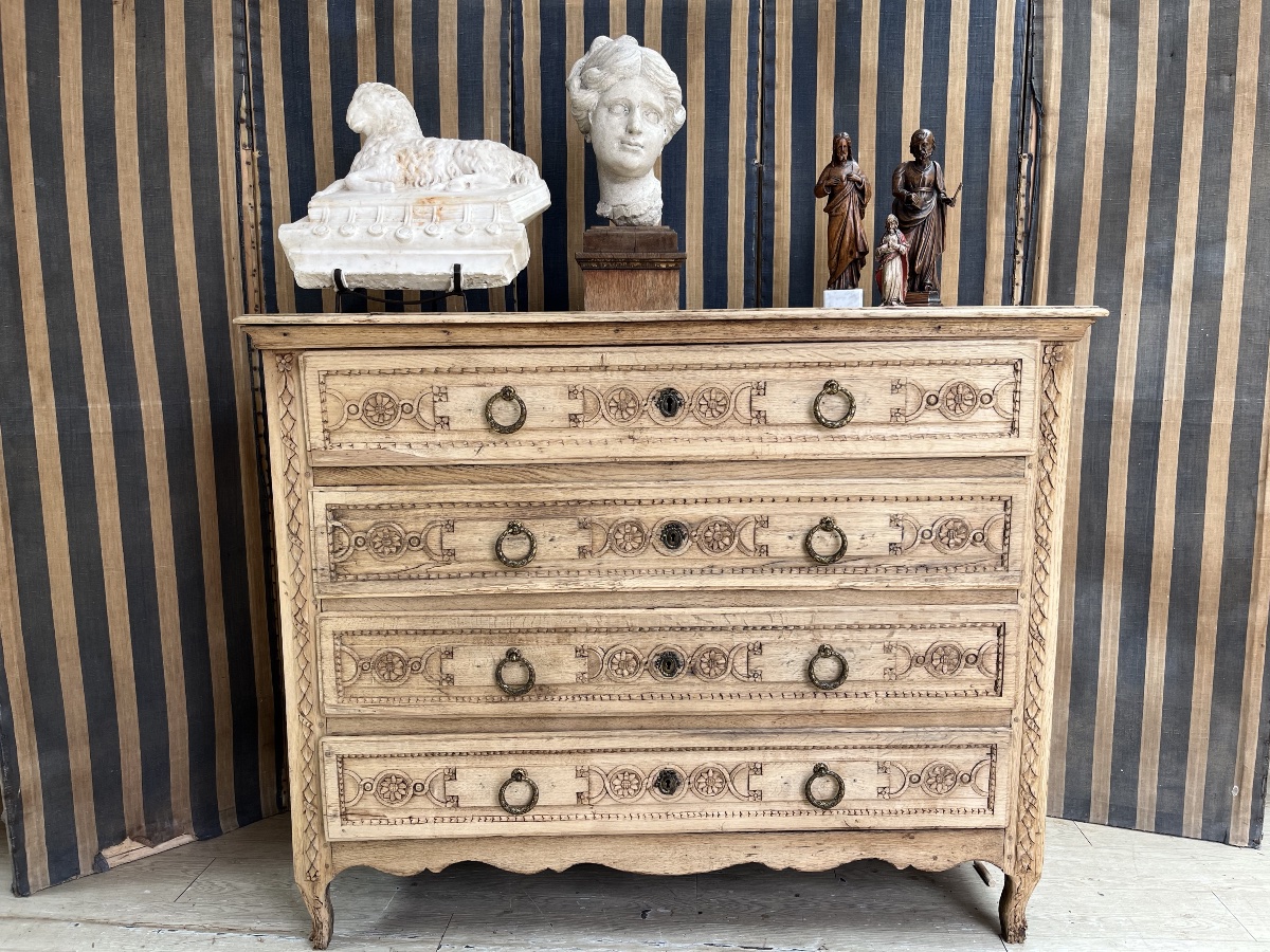 Louis XVI-era Liège Chest Of Drawers -photo-2