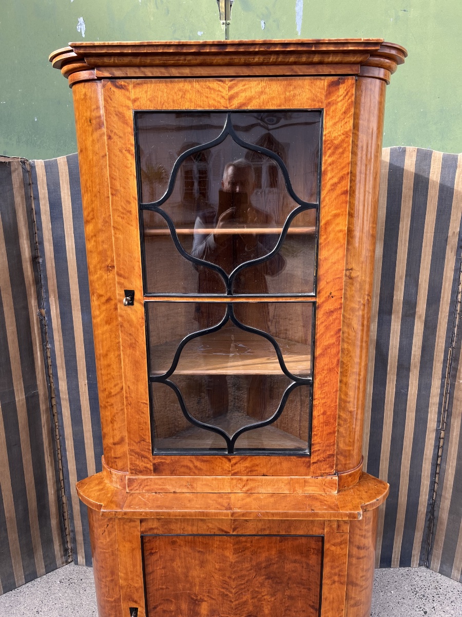 Petite Encoignure vitrée. Biedermeier -photo-4