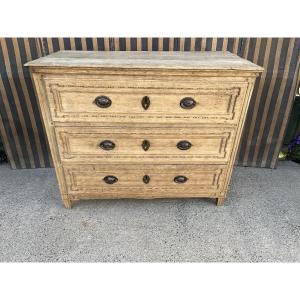 Louis XVI Period Liège Chest Of Drawers In Natural Oak 