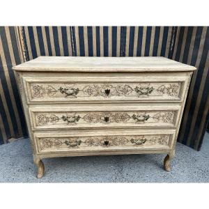 Commode de style Régence de la fin du XVIIIe en chêne naturel