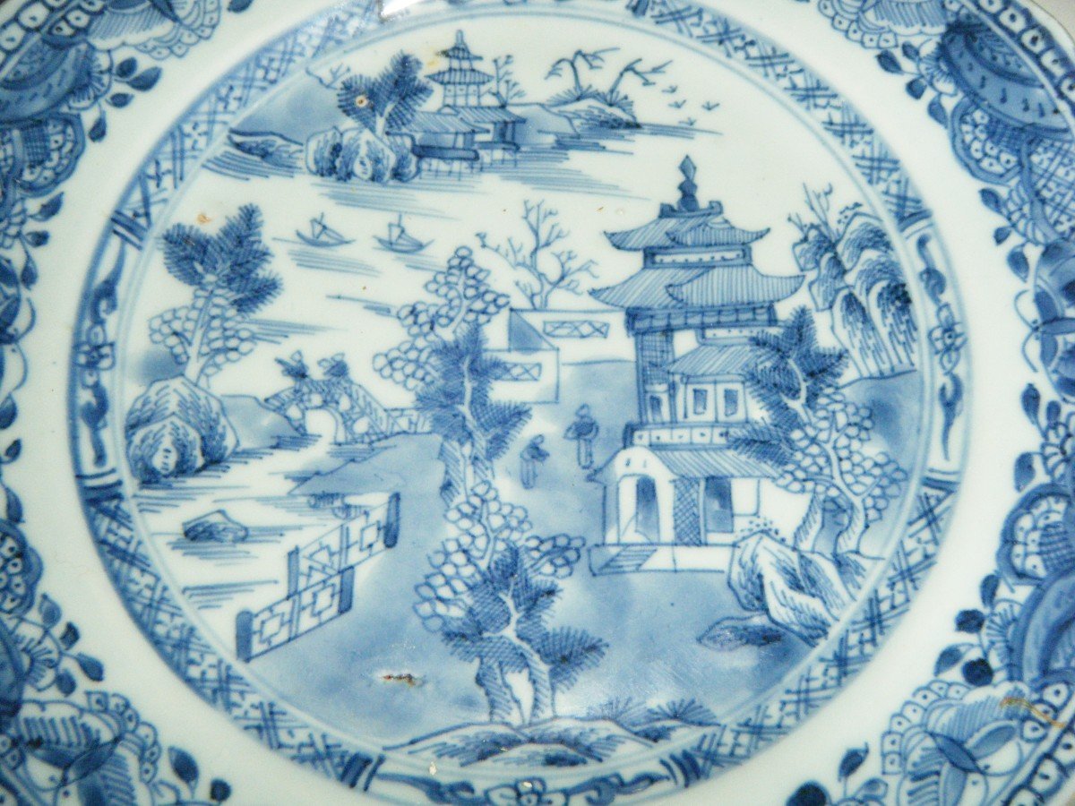 A  Blue And White Chinese Plate  Kien Long Period, 18th Century-photo-3