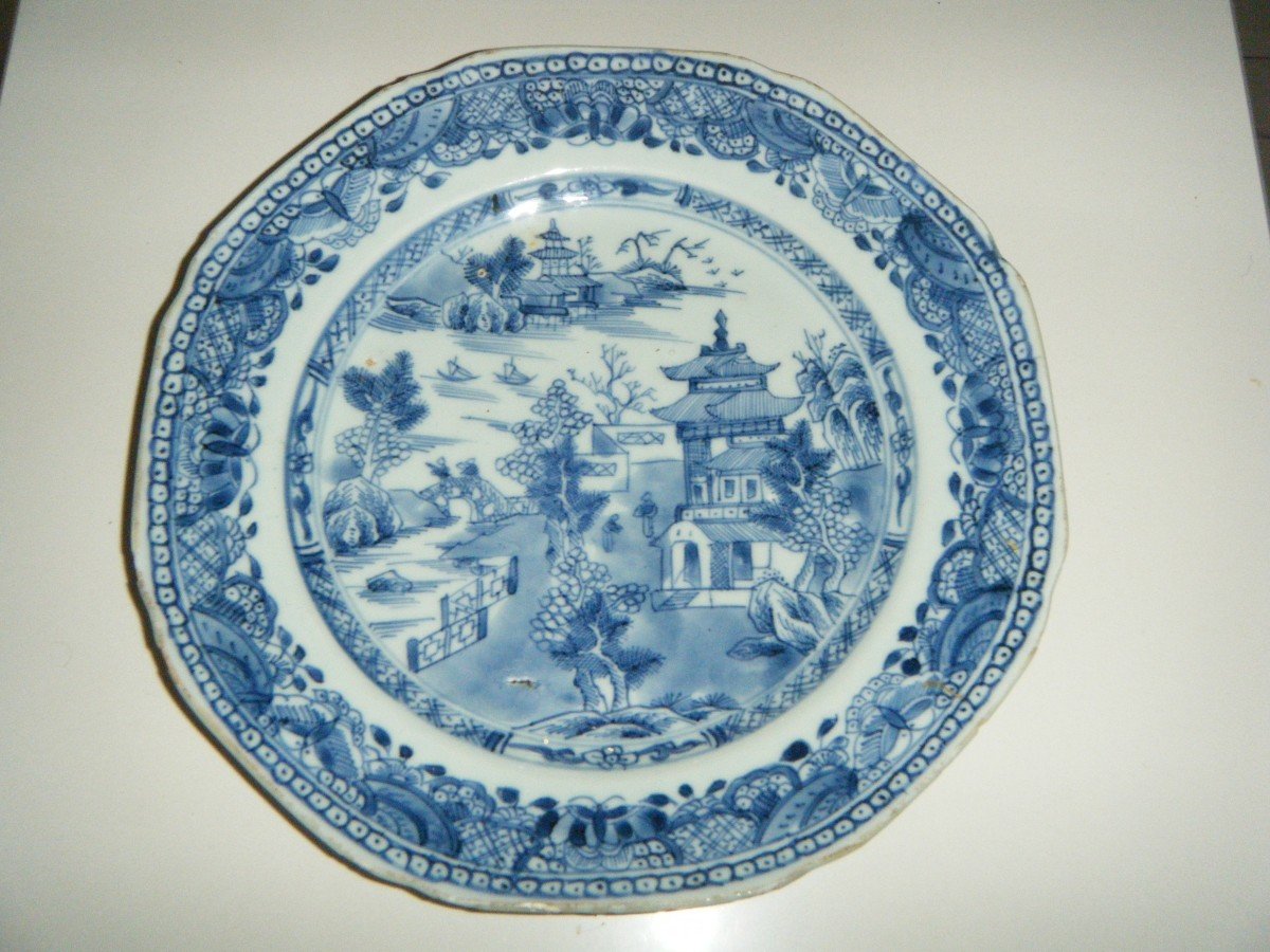 A  Blue And White Chinese Plate  Kien Long Period, 18th Century
