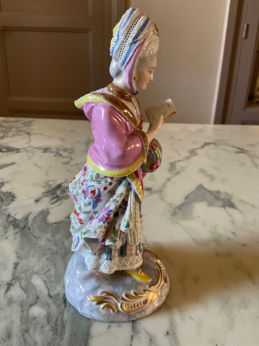 Porcelaine Polychrome Représentant Une Femme Lisant Une Lettre Manufacture De Vienne (autriche)-photo-2
