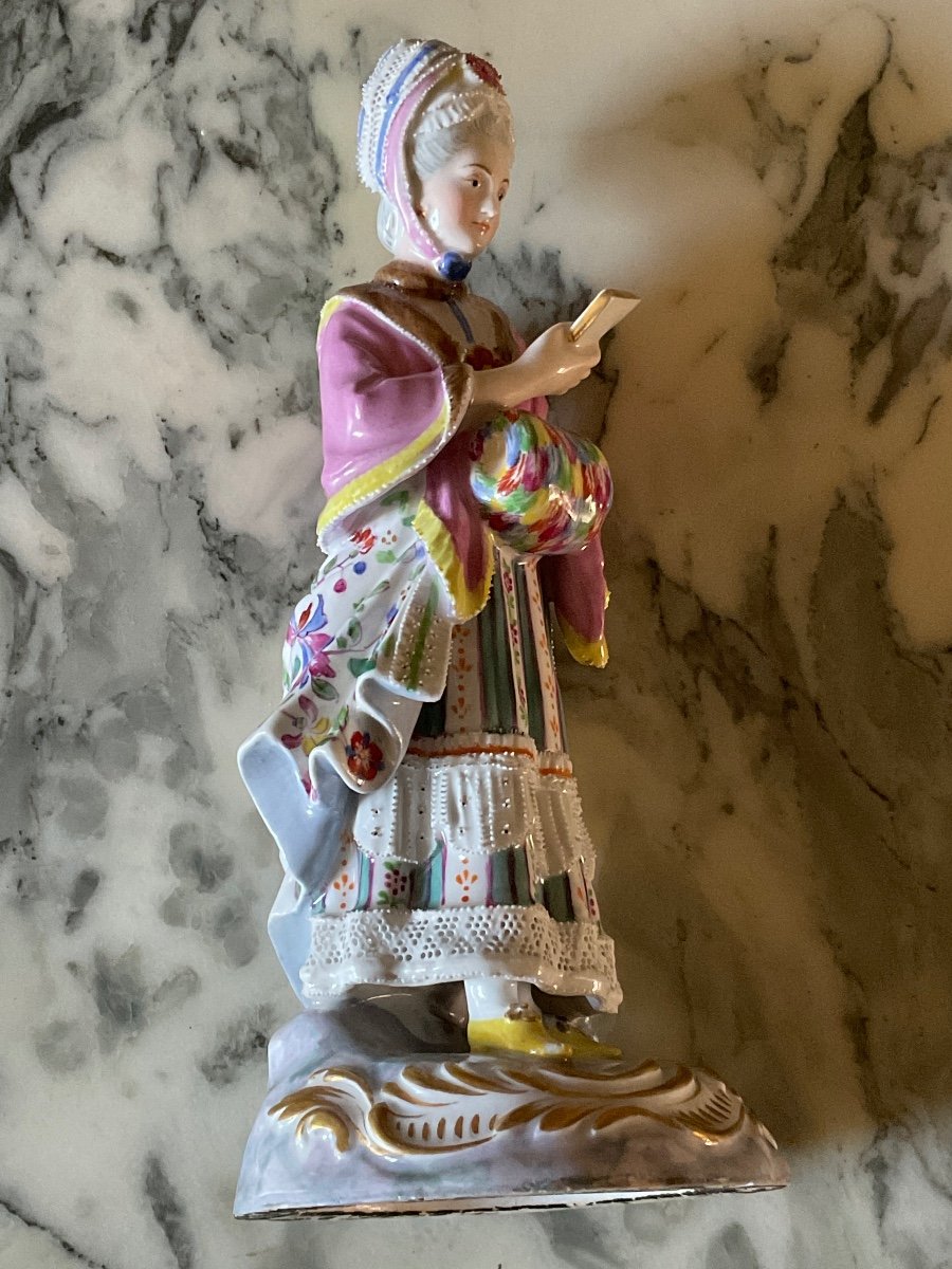 Porcelaine Polychrome Représentant Une Femme Lisant Une Lettre Manufacture De Vienne (autriche)-photo-6