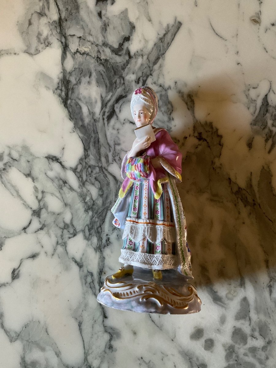 Porcelaine Polychrome Représentant Une Femme Lisant Une Lettre Manufacture De Vienne (autriche)-photo-7