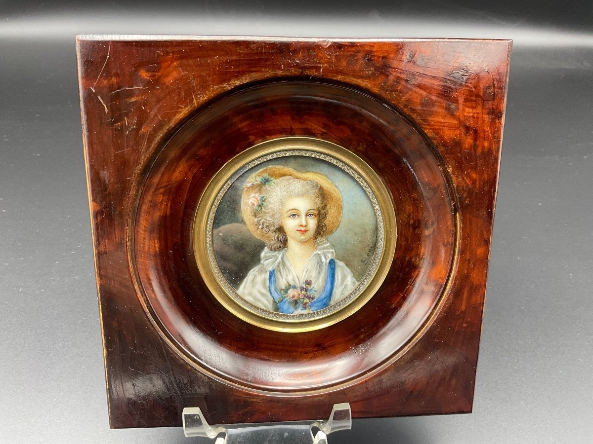 Polychrome Miniature Painted On Ivory Representing A Young Woman In A Hat Signed Séné.-photo-5