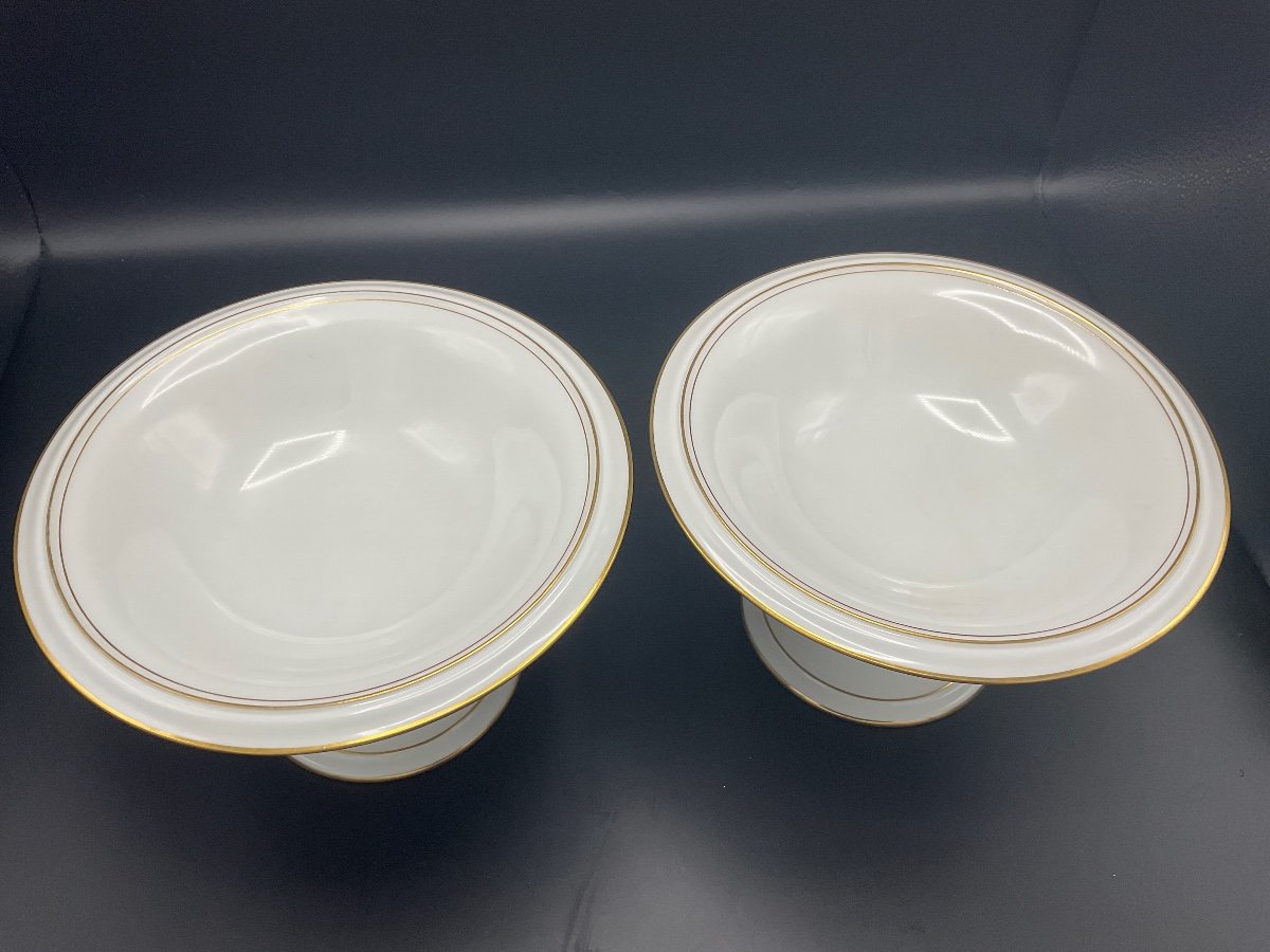 Paire De Coupe à Fruits Sur Piédouche En Porcelaine Dure Blanche Et Or De La Manufacture De Porcelaine de Sévres -photo-3