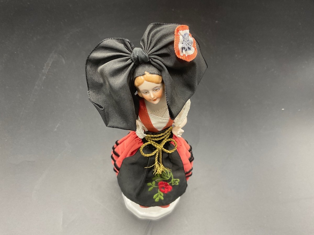 Half Complete Figurine In Polychrome Porcelain With Her Original Costume Representing An Alsatian Woman.-photo-5