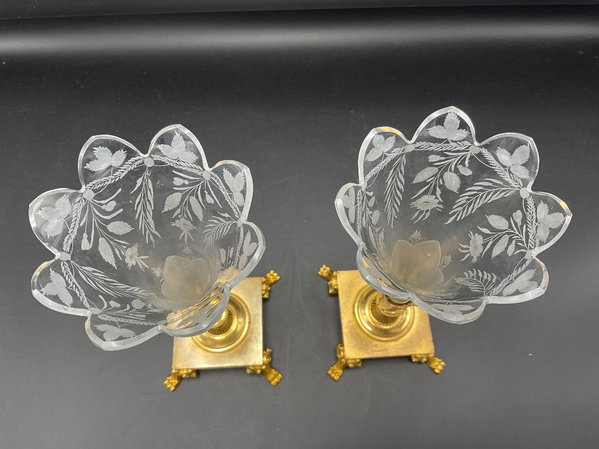 Pair Of Soliflore Vases In Polylobed Cornet Shape In Frosted Engraved Crystal With Floral Decor, Foliage Base In Gilded Bronze With Gold.-photo-4