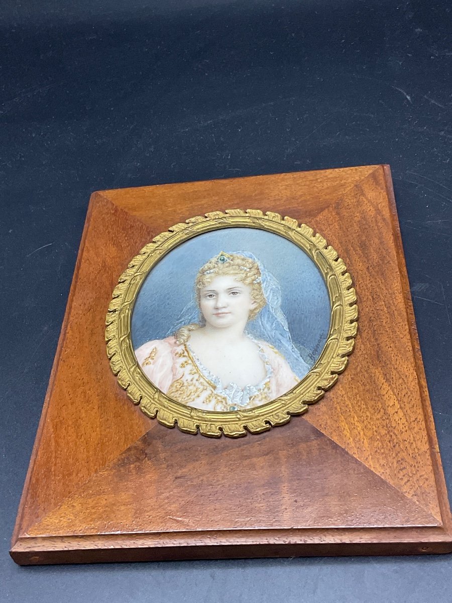 Miniature On Polychrome Ivory Representing A Young Blonde Woman With Brown Eyes Signed Bernard.-photo-8