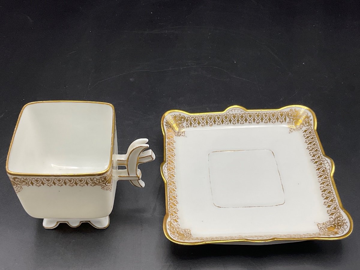 A Cup And Its White And Gold Saucer In Limoges Porcelain From The Jean Pouyat Factory Of The Mercédès Service.-photo-7