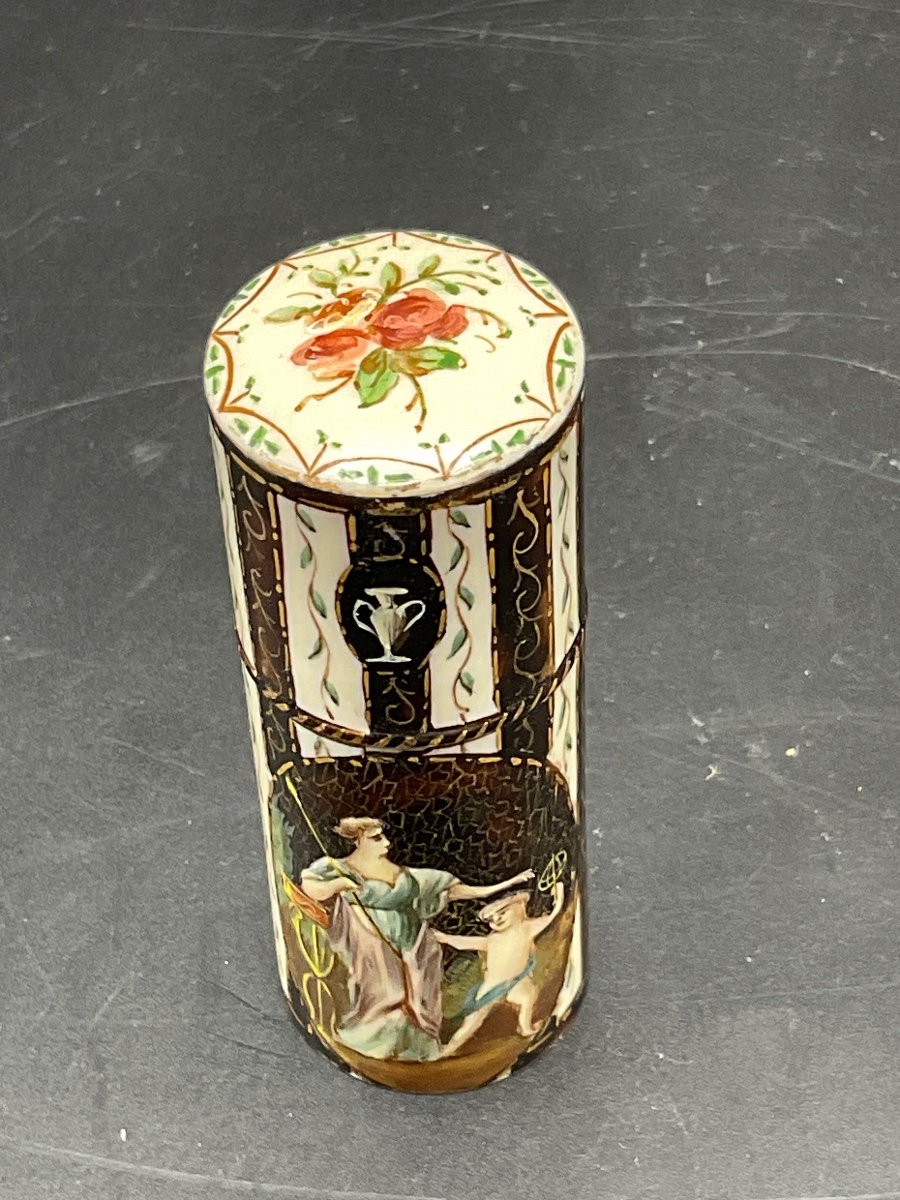 Case Holder Thimble With Its Reel And Its Needle Holder In Painted Ivory Representing The Goddess Athena And Her Adopted Son.-photo-2