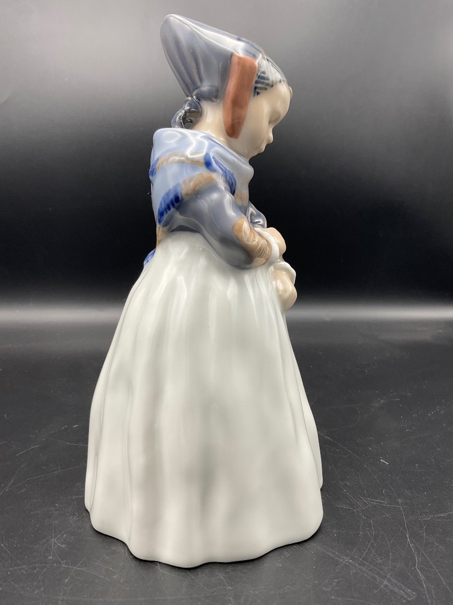 Young Girl In Polychrome Porcelain From The Royal Copenhagen Manufacture In Traditional Costume From The Island Of Amager.-photo-3