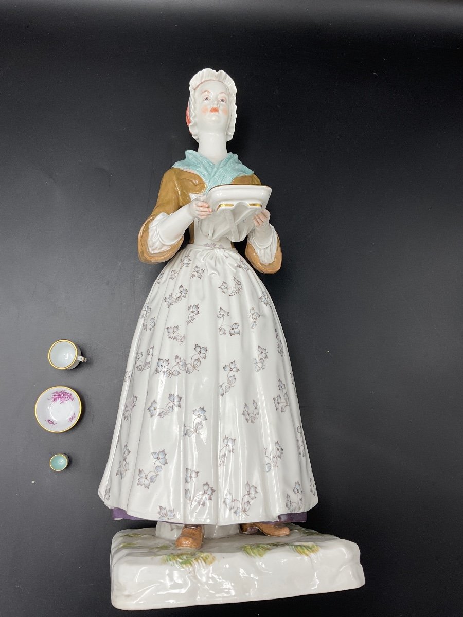 Rare Large Model In Polychrome Porcelain From The Meissen Manufacture Representing La Belle Chocolatière Model By Paul Helming.-photo-7