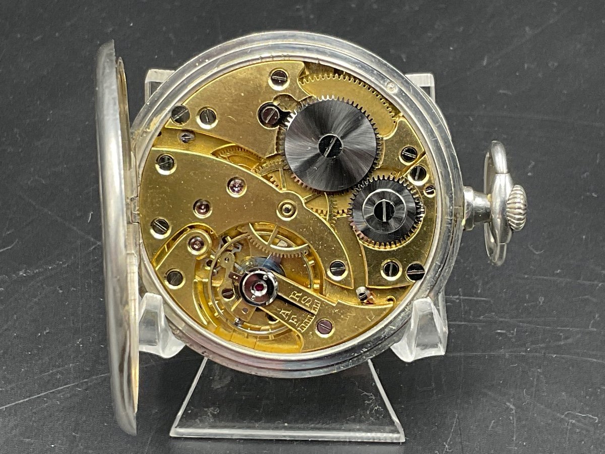 Montre à Gousset Ou De Poche En Argent Massif à Décor Guilloché De Ligne Droite Formant Des Losanges.-photo-1