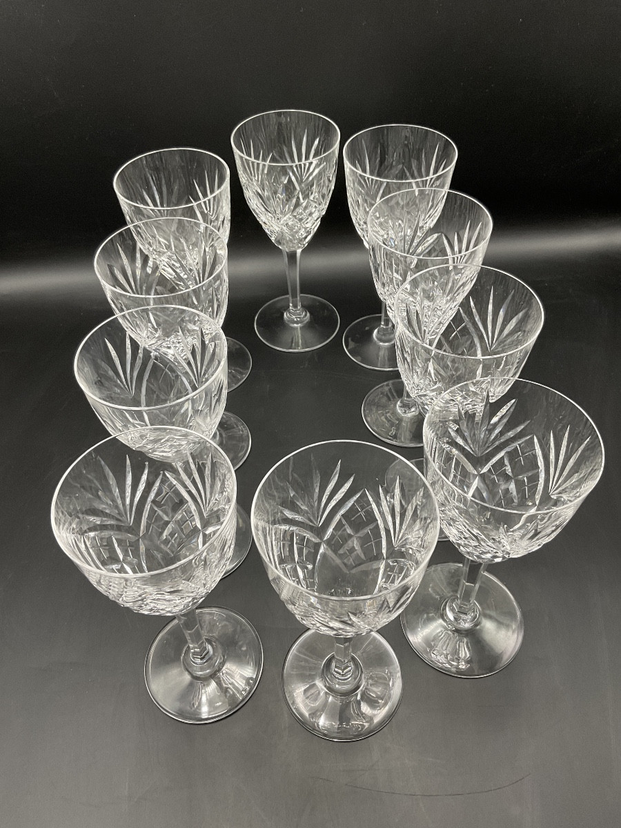 Ten Chantilly Model Red Wine Glasses In Colorless Cut Crystal From Cristallerie De Saint Louis.-photo-2