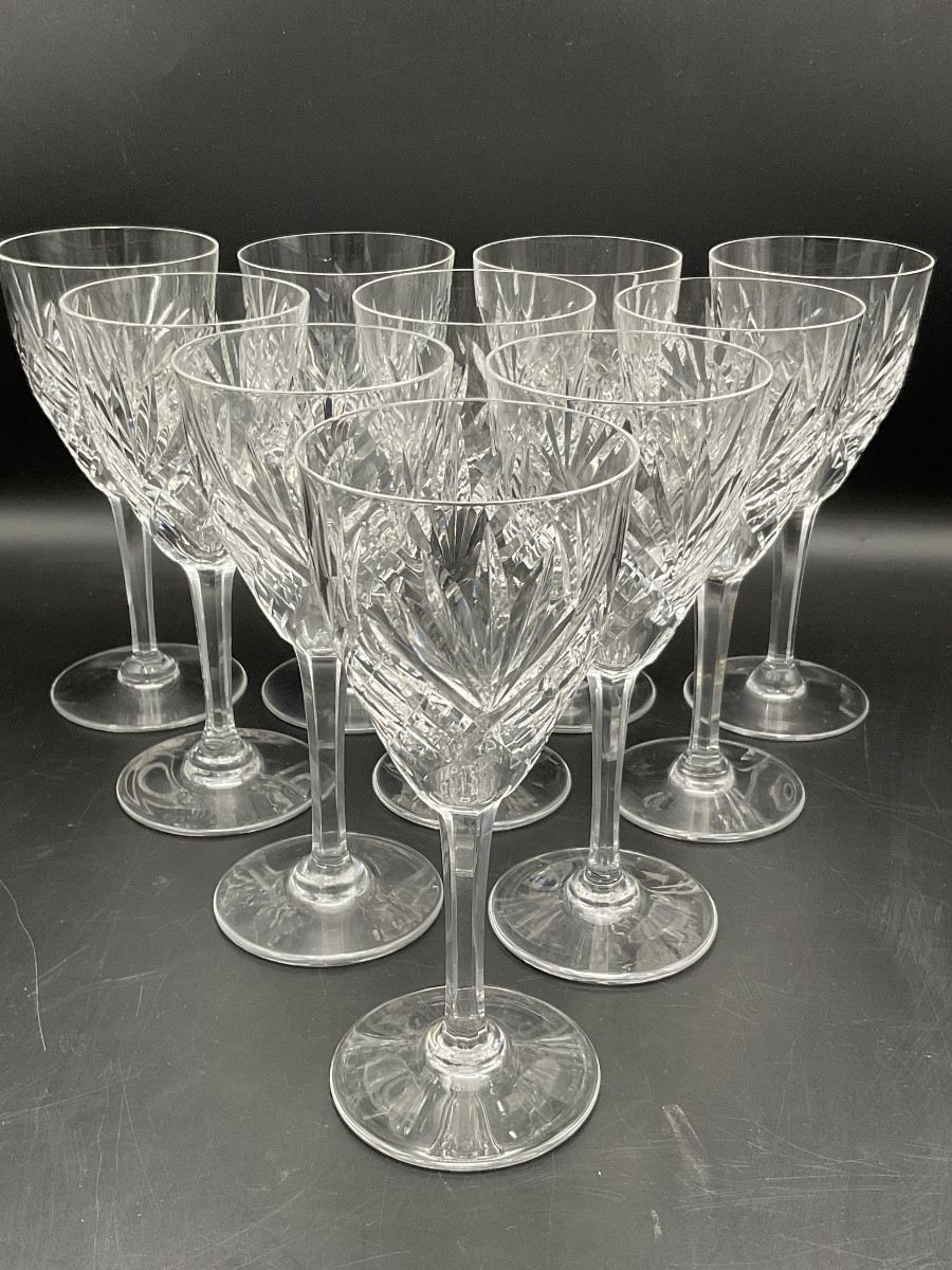 Ten Chantilly Model Red Wine Glasses In Colorless Cut Crystal From Cristallerie De Saint Louis.-photo-6