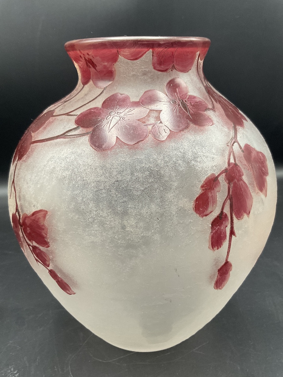 Vase Legras modèle Burgos série rubis en verre à décor de fleurs en chute gravé à l’acide.-photo-3