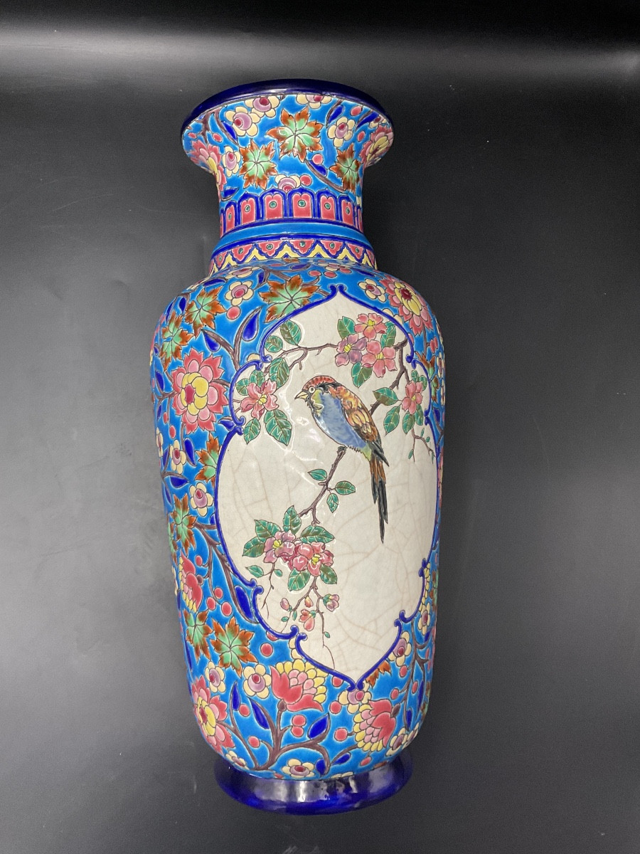 Vase en faïence polychrome d’émaux de Longwy à décor plein  à cartel d’oiseau perché.-photo-1