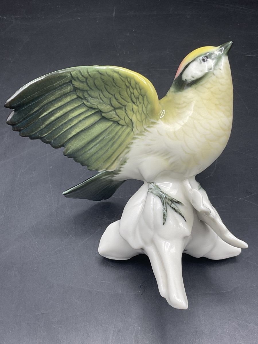 Triple-banded Wren In Polychrome Porcelain From The Karl Ens Factory. -photo-4