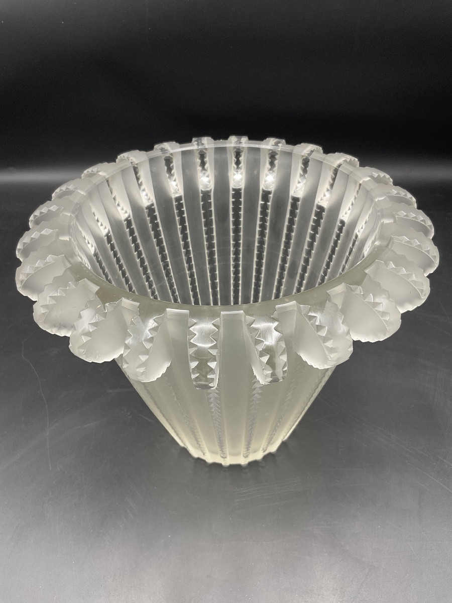 Vase lalique france de forme conique modèle royat en cristal clair et dépoli.-photo-2