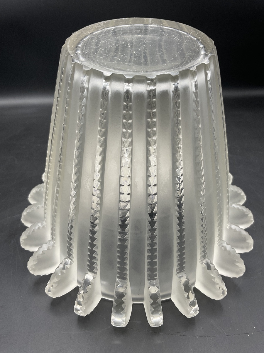 Vase lalique france de forme conique modèle royat en cristal clair et dépoli.-photo-2