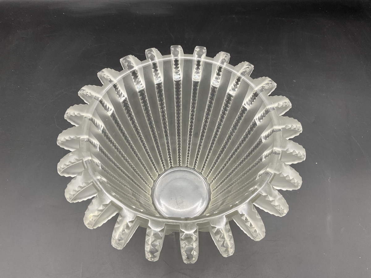Vase lalique france de forme conique modèle royat en cristal clair et dépoli.-photo-3