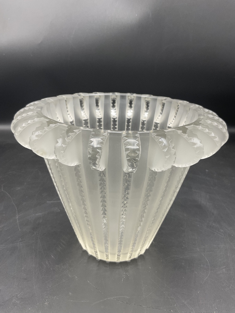 Vase lalique france de forme conique modèle royat en cristal clair et dépoli.-photo-4