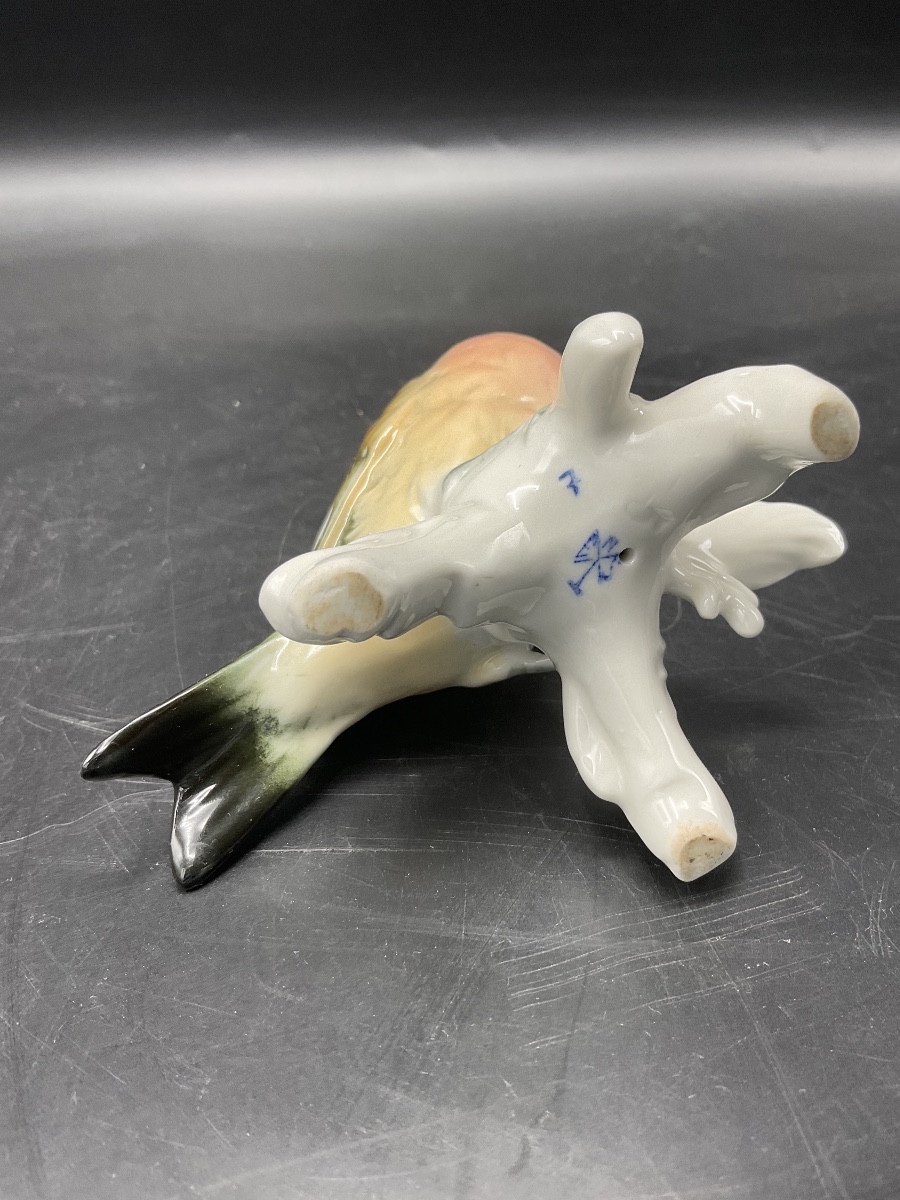 Oiseau sizerin flammé en porcelaine polychrome de la manufacture de Karl ens-photo-4